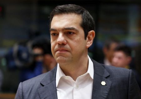Bloomberg: Οι προκλήσεις που αντιμετωπίζει ο Τσίπρας σε εσωτερικό-εξωτερικό
