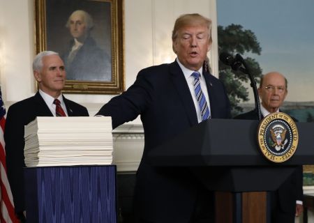 ΗΠΑ: Ο Τραμπ ενέκρινε τον ομοσπονδιακό προϋπολογισμό