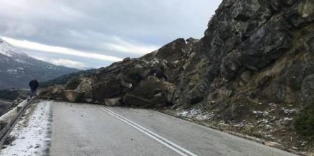 Ιωάννινα: Κατολίσθηση στην παλιά EO Ιωαννίνων – Μετσόβου