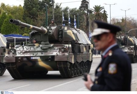 Η στρατιωτική παρέλαση στην Αθήνα για την 25η Μαρτίου