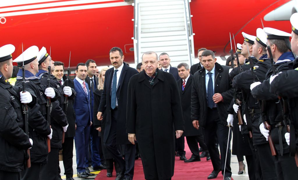 A judge in Turkey refuses release of Greek officers, press reports of espionage charges