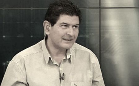 Σε κλίμα συγκίνησης η κηδεία του Νίκου Γρυλλάκη