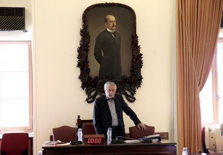 Υπόθεση Novartis – Δρίτσας: Δεν κατασκευάζουμε ενόχους