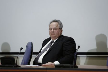 Συναντήσεις ζητά ο Ν. Κοτζιάς με τα πολιτικά κόμματα για να ενημερώσει σχετικά με Μακεδονικό