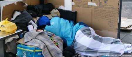 DW: Περισσότεροι άστεγοι στην Ευρώπη