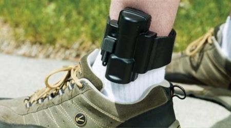 Δεν θα αφαιρείται το βραχιολάκι ηλεκτρονικής επιτήρησης στον χρόνο προφυλάκισης