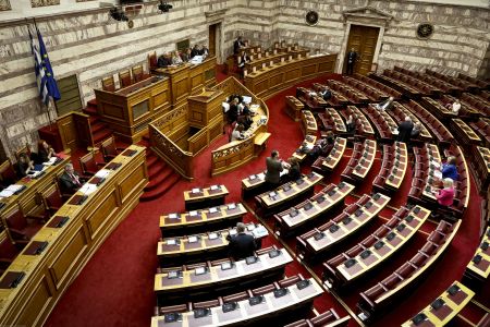 Προανακριτική – Υπόθεση Novartis: Στην Δικαιοσύνη τα αδικήματα της δωροδοκίας – δωροληψίας και ξεπλύματος