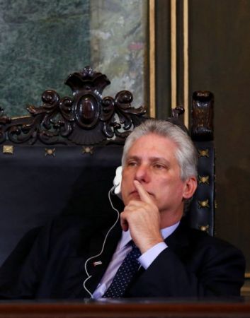 Μιγκέλ Ντίας-Κανέλ: Ο εκλεκτός διάδοχος των Κάστρο