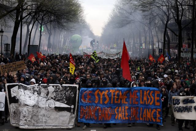 Συνεχίζονται για δεύτερη μέρα οι απεργίες στην Γαλλία