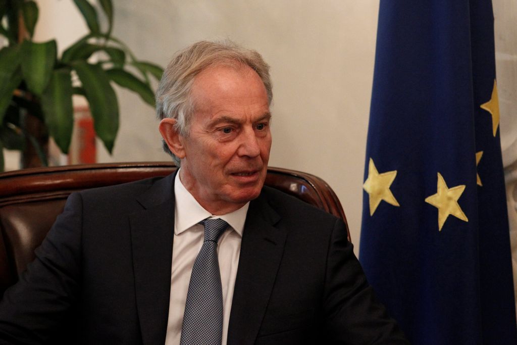 Μπλερ: Να μην διακινδυνεύσει η ειρήνη στη Β. Ιρλανδία