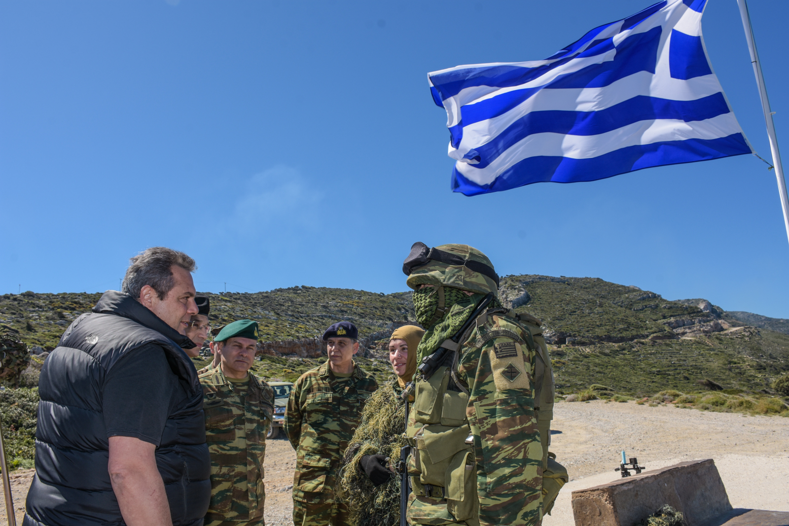 Καμμένος: Δεν μας γονατίζουν οι προκλήσεις και οι απειλές