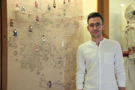 Πώς τα Playmobil ντύθηκαν PlaymoGreek