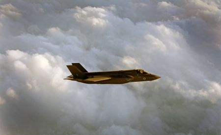 ΗΠΑ: «Φρένο» στην παράδοση των μαχητικών F-35 στην Τουρκία