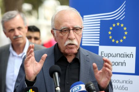 Βίτσας: Επιτάχυνση διαδικασιών ασύλου για αποσυμφόρηση νησιών