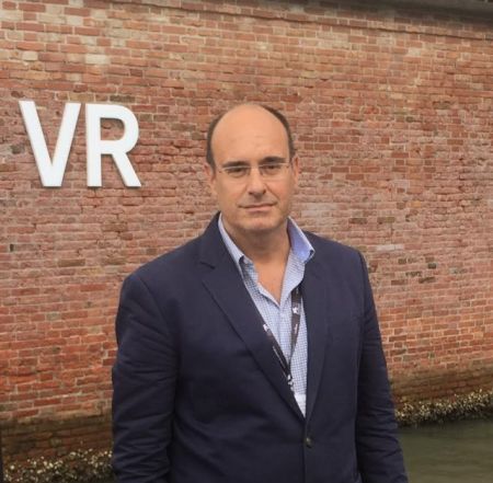 Ο σκηνοθέτης και παραγωγός Β.  Κοσμόπουλος στο ΕΚΚ