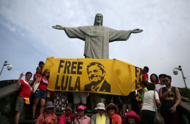 Βραζιλία: Φαβορί ο Λούλα ακόμα και μέσα από τη φυλάκη