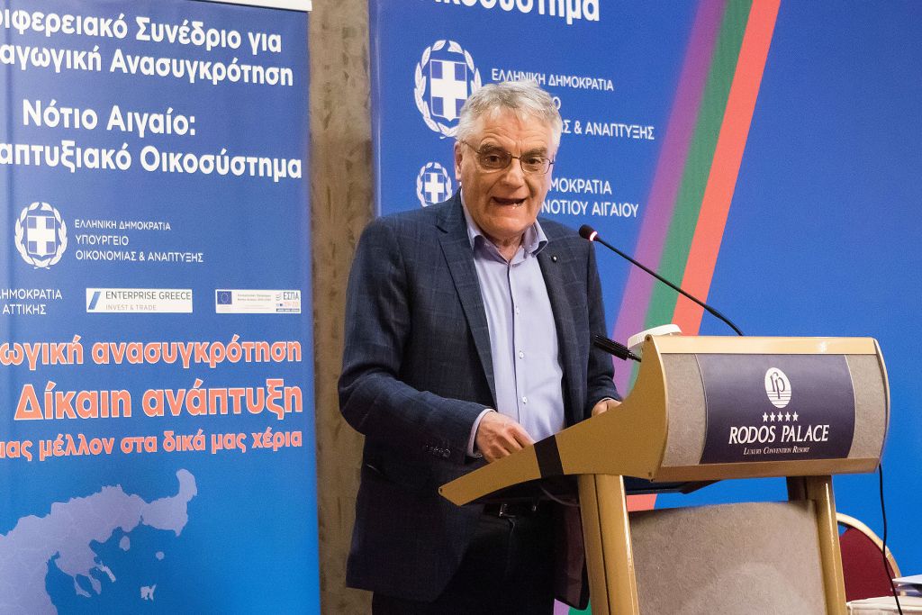 Πουλάκης: Αναγκαία η κατάτμηση των μεγάλων περιφερειών