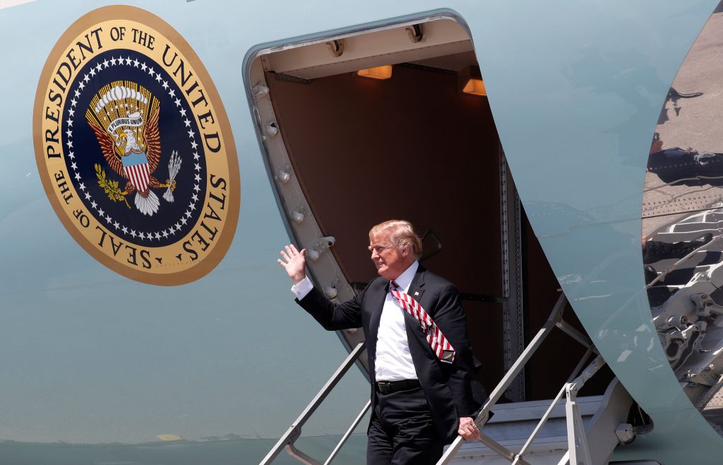 Τραμπ: Δεν είναι στα άμεσα πλάνα του οι κυρώσεις στη Μόσχα