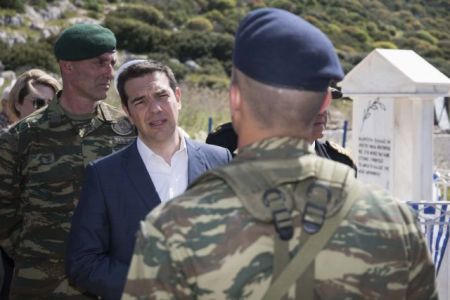 Απορρίπτει τα περί ανταλλαγής των στρατιωτικών ο Αλ. Τσίπρας