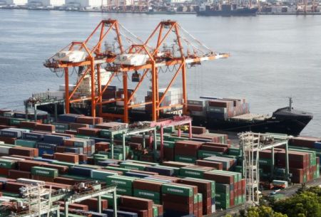 Ισχυρές πιέσεις στις τιμές των εμπορευμάτων