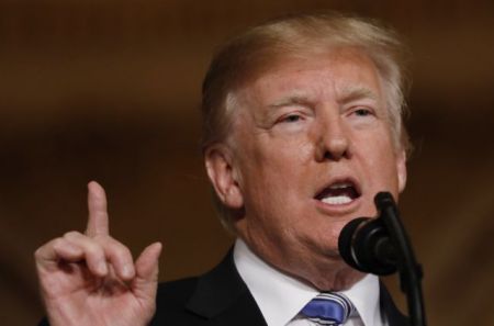 Τράμπ: Απειλές για την παράνομη μετανάστευση στο Μεξικό για τη NAFTA