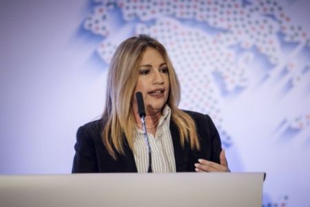 Γεννηματά: Ανίερες συναλλαγές δεν χωρούν