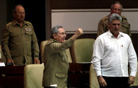 Κούβα: Αλλαγή φρουράς στη σκιά των Κάστρο