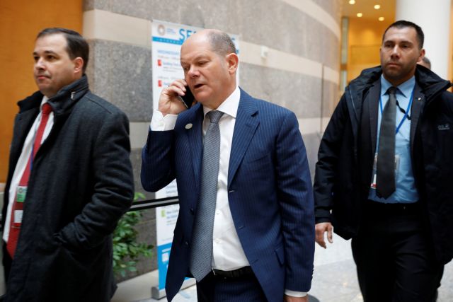 Γερμανία: «Δεν υπάρχουν προ-δεσμεύσεις ή αποφάσεις» για το ελληνικό χρέος