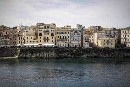 Κέρκυρα: Νεκρή 56χρονη σε βάπτιση από πυροβολισμούς στον αέρα