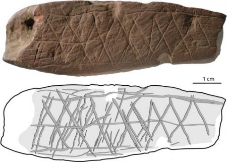Σκαλίσματα ή τέχνη τα σχέδια σε πανάρχαιες πέτρες;