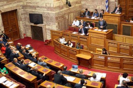 Με 151 «ναι» πέρασε το νομοσχέδιο για τις λιγνιτικές μονάδες της ΔΕΗ