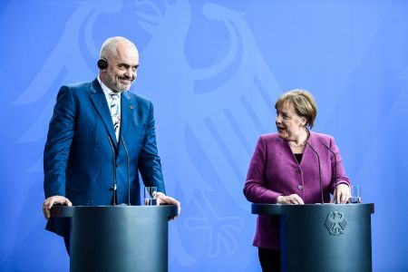 Μέρκελ: Στήριξη στην ενταξιακή πορεία της Αλβανίας μόνο με «μεταρρυθμίσεις»
