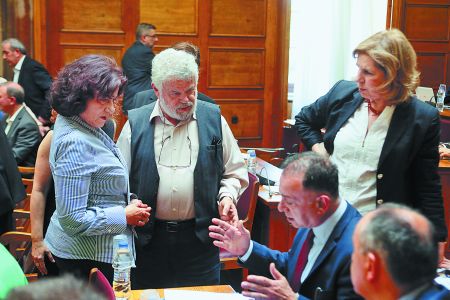 Δοκιμάζεται το «σύμφωνο συμβίωσης» του ΣΥΡΙΖΑ