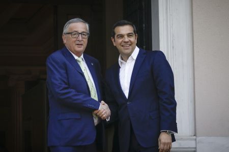 Τσίπρας-Γιούνκερ: Η Ελλάδα γυρίζει σελίδα τον Αύγουστο – Τα τρία βήματα για τη σαφή έξοδο της χώρας από τα μνημόνια σύμφωνα με τον επικεφαλής της Κομισιόν