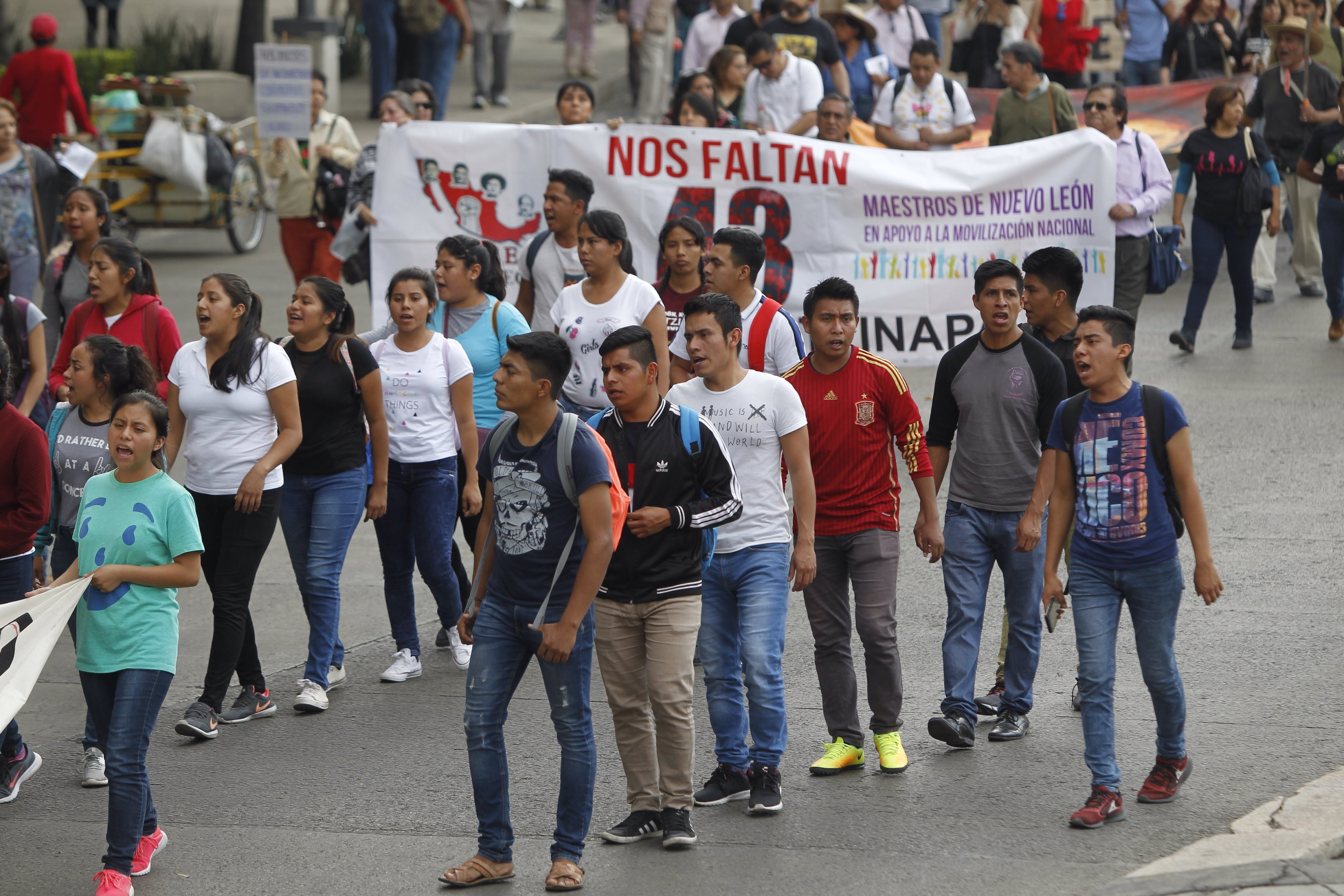 Μεξικό: Χιλιάδες στους δρόμους για τους τρεις δολοφονημένους φοιτητές