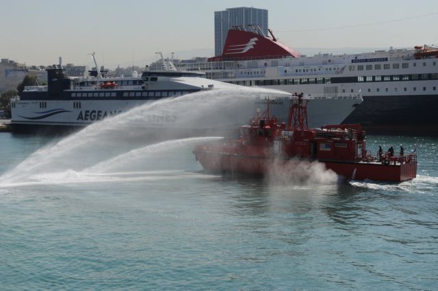 Οι «θαλασσόλυκοι» πυροσβέστες του Πειραιά