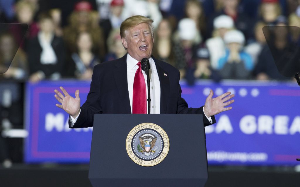 Αναποφάσιστος ο Τραμπ για την τύχη της συμφωνίας του ιρανικού πυρηνικού προγράμματος