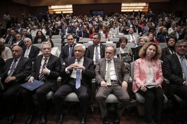 Η κάλπη των δικαστών κρύβει… πόλεμο