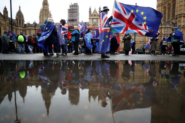 Μέι – Βρετανία: Νέα ήττα στη Βουλή των Λόρδων για το Brexit