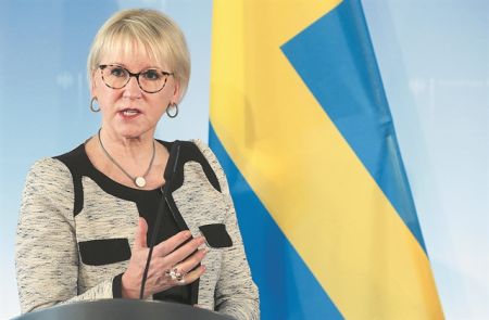 «Η ΕΕ να είναι αξιόπιστη όταν μιλάει για δημοκρατία και κράτος δικαίου»