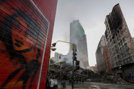 Βραζιλία: 44 αγνοούμενοι από την κατάρρευση κτιρίου