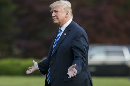 Ο Τραμπ καλείται να λάβει αποφάσεις για τις εμπορικές σχέσεις ΗΠΑ – Κίνας