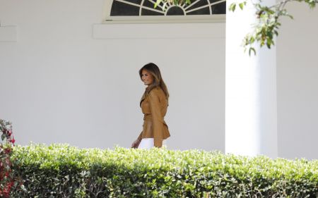 Τι απαντά η Μελάνια Τραμπ στις φήμες περί εξαφάνισής της