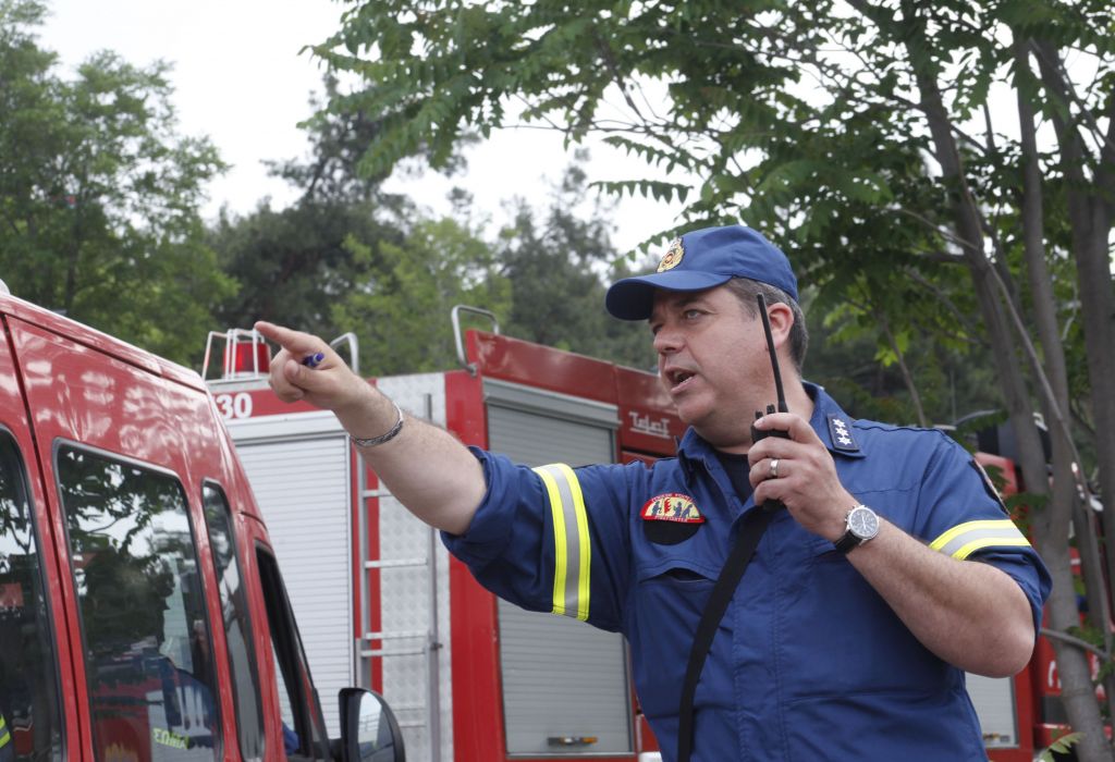 Πυρκαγιά στο άλσος Συγγρού κοντά στο ΚΑΤ