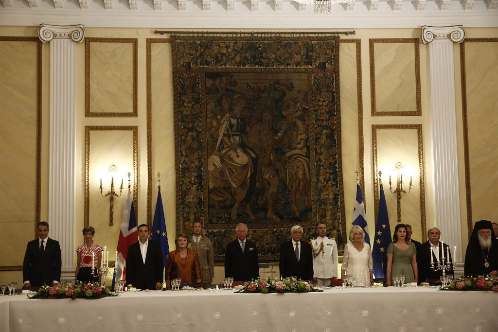 Τα «πηγαδάκια» πριν το επίσημο δείπνο για τον Κάρολο και την Καμίλα