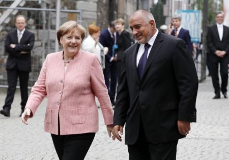 Μέρκελ: Να συμβάλει το Ιράν στην αποκλιμάκωση