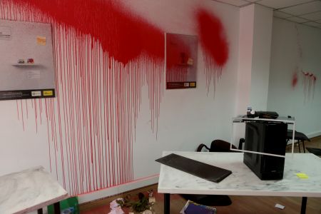 Ο Ρουβίκωνας απειλεί με νέες επιθέσεις