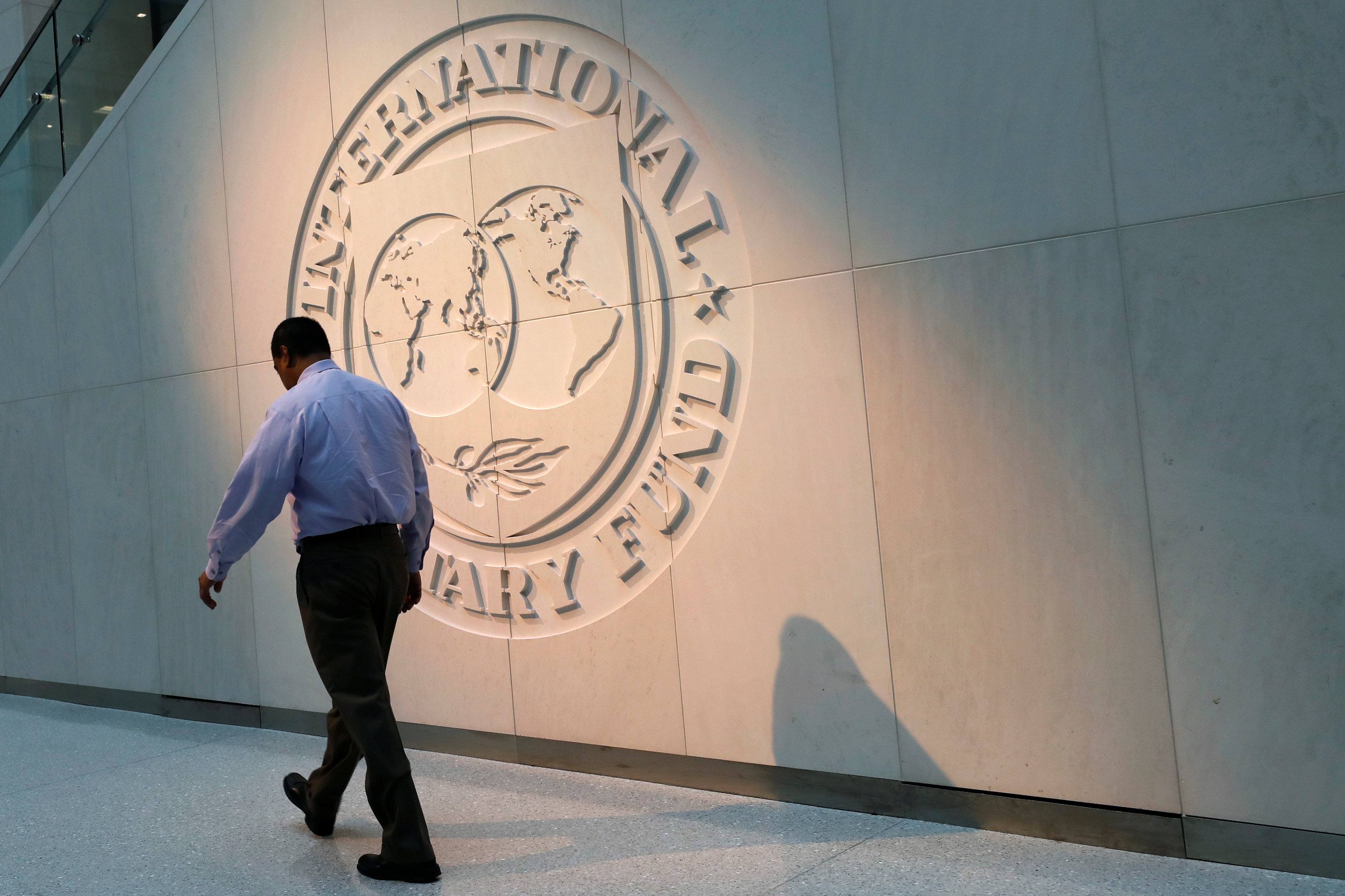 Οι προβλέψεις του ΔΝΤ για την Ελλάδα «Καμπανάκι» για την παραγωγικότητα