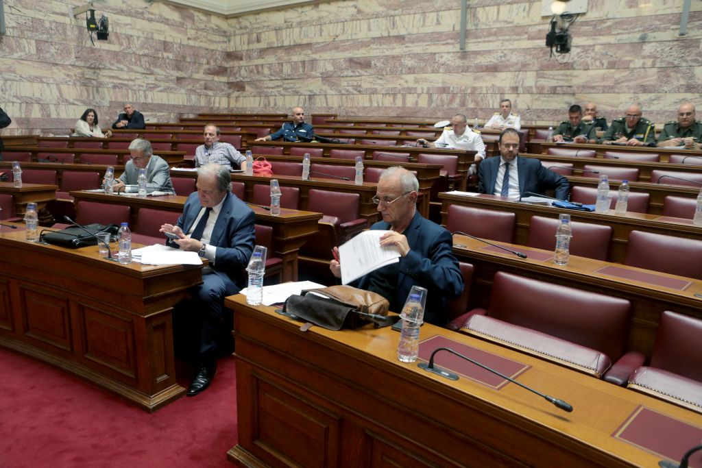 Βουλή: «Πράσινο» φως για τα F-16 με βολές ΝΔ–ΔΗΣΥ κατά Καμμένου