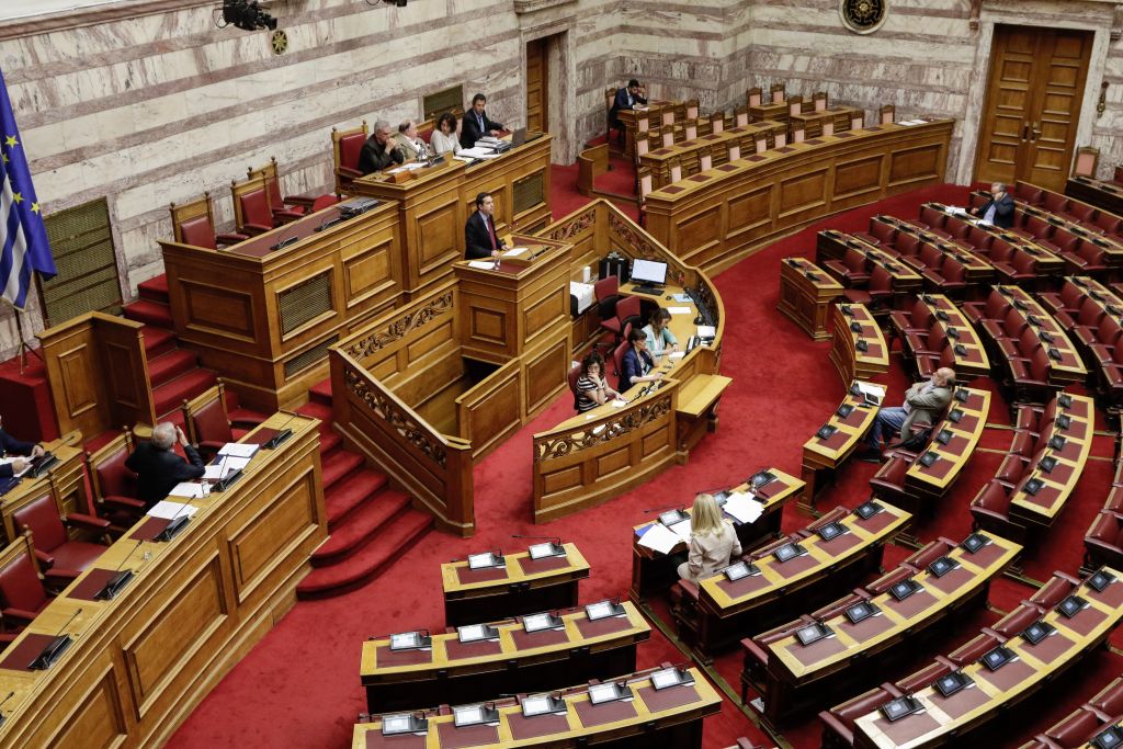 Καθυστερήσεις στην έκδοση συντάξεων χηρείας καταγγέλλουν 57 βουλευτές του ΣΥΡΙΖΑ